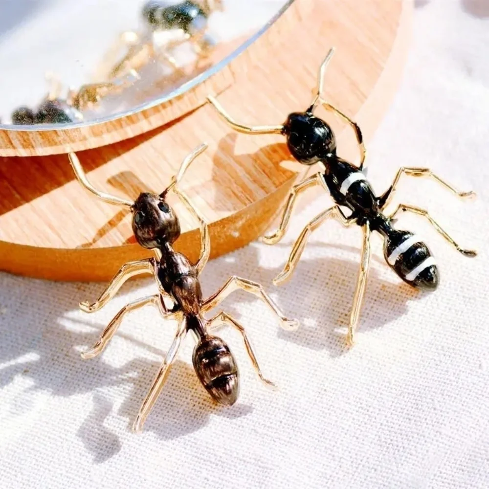 VQ Enamel Ant Brooch